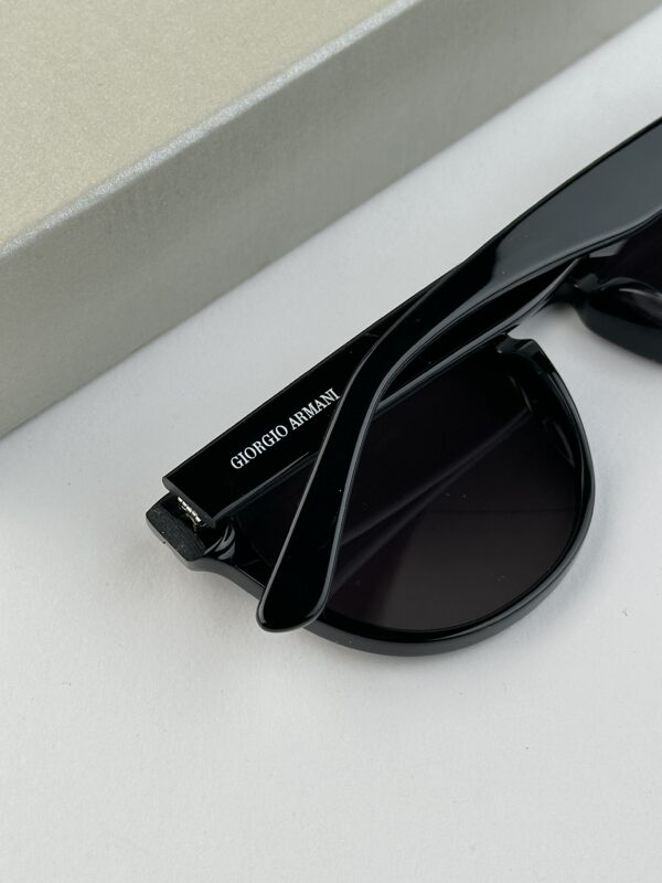 عینک آفتابی جورجیو آرمانی مدل AR 8149