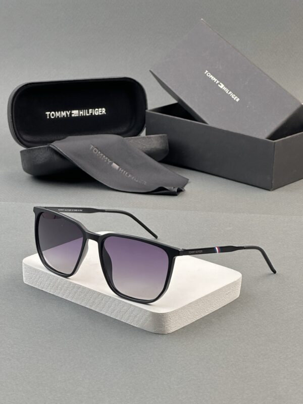 عینک آفتابی تامی هیلفیگر TH1652S